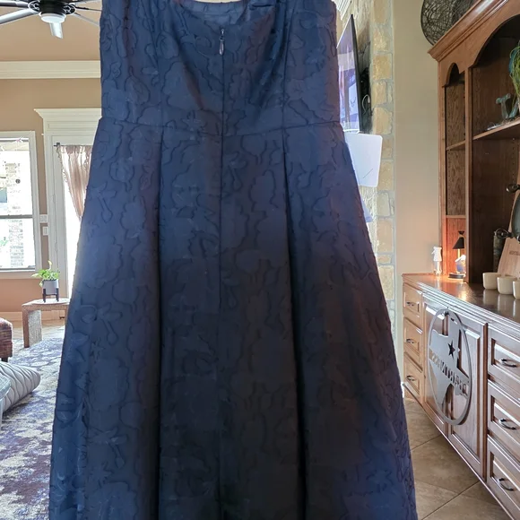 Azazie Navy Floral Midi Dress - Picture 2 of 3